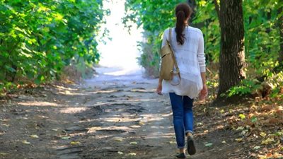 دراسة توضح ما يحدث عند المشي ساعة واحدة في الطبيعة
