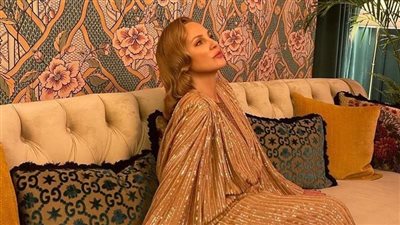 إطلالة جاذبة للفنانة المصرية 