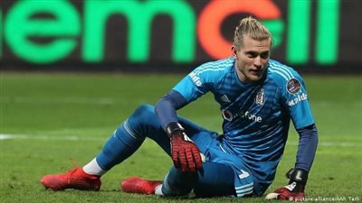 رسميا.. شالكة الألماني يعلن ضم كاريوس حارس ليفربول السابق