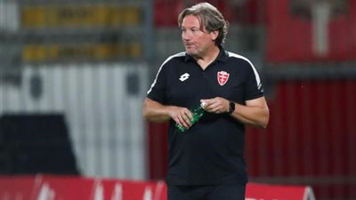 نادي مونزا الإيطالي يطيح بمدربه جيوفاني ستروبا