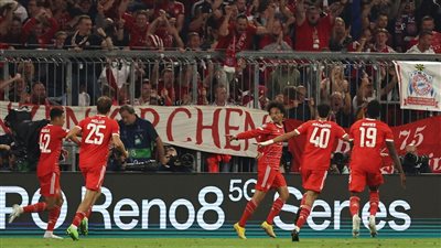 بسبب الملكة إليزابيث.. جماهير بايرن ميونخ تنتقد 