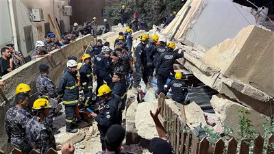 عاجل.. 10 أشخاص ما زالوا تحت الأنقاض في مبنى عمّان المنهار