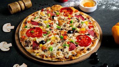 طريقة عمل البيتزا السائلة.. 3 وصفات الأخيرة دون بيض