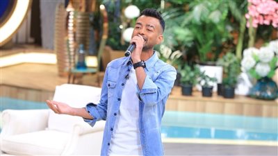 شاهد.. فيديو لحظة بكاء هيثم شاكر خلال إحيائه حفلا غنائيا بمدينة جدة السعودية