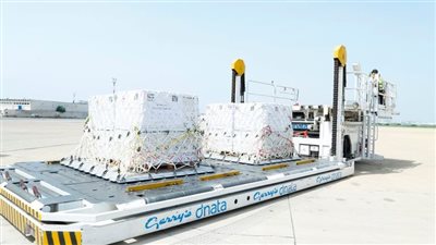 هيئة الهلال الأحمر الإماراتي تواصل تسيير جسرها الجوي إلى باكستان (صور)