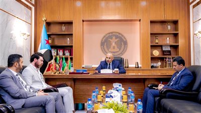 اليمن.. الزُبيدي يناقش السُبل الممكنة للنهوض بالقطاع السياحي في عدن والمحافظات المُحررة