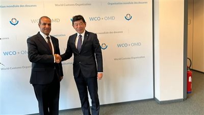 سفير مصر في بروكسل يبحث مع أمين عام منظمة الجمارك العالمية سبل تعزيز التعاون 