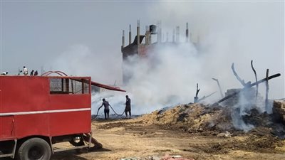 حريق هائل بمصنع كتان بالغربية والدفاع المدني يحاول السيطرة على النيران