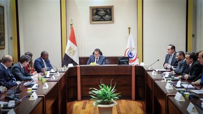 مصر.. وزير الصحة يبحث التعاون في القطاع الصحي مع المدير الإقليمي لمؤسسة التمويل الدولية لشمال إفريقيا 