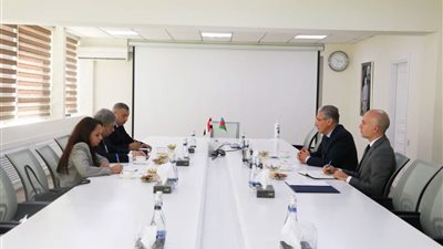لقاء السفير المصري لدى أذربيجان مع وزير البيئة والموارد الطبيعية الأذربيجاني