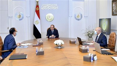 الرئيس السيسي يستعرض الموقف التنفيذي لمشروعات وزارة النقل 