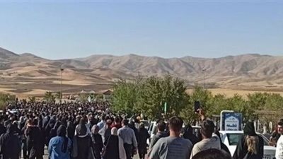 لليوم الثاني.. تظاهرات في إيران احتجاجًا على مقتل شابة عشرينية