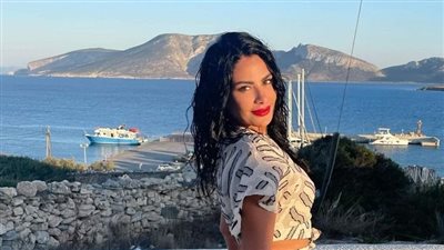 إطلالة جديدة للفنانة الأردنية صبا مبارك (صور)