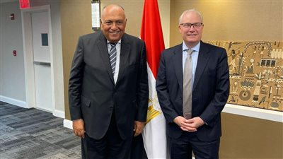 وزير الخارجية يلتقي المبعوث الأمريكي لليمن في نيويورك