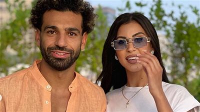 شاهد.. صور النجم محمد صلاح مع ملكة جمال مصر في أحد شواطئ دبي تتصدر مواقع التواصل 