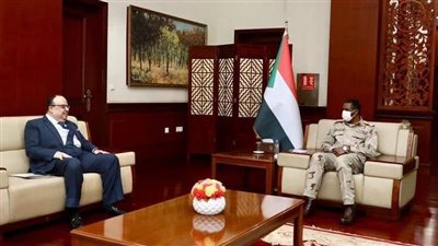 السفير المصري في الخرطوم يلتقي نائب رئيس مجلس السيادة الانتقالي بالسودان 