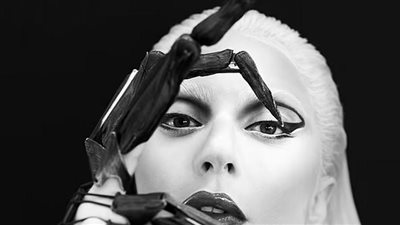  الممثلة والمغنية الأمريكية ليدي جاجا تتدصر مواقع التواصل الاجتماعي (صور)