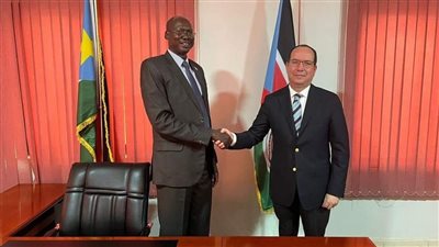 السفير المصري في جوبا يلتقي الأمين العام للحركة الشعبية لتحرير السودان