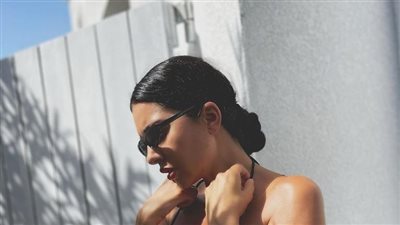مرتدية مايوه بكيني.. إطلالة مثيرة للفنانة وعارضة الأزياء اللبنانية لاميتا فرنجية (صور)
