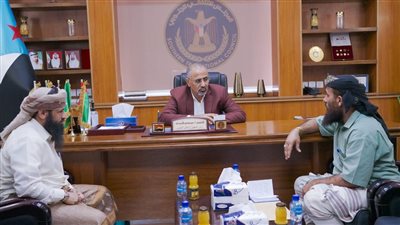 اليمن.. الزُبيدي يطّلع على الجهود الذي تبذلها قوات اللواء الثاني عمالقة 