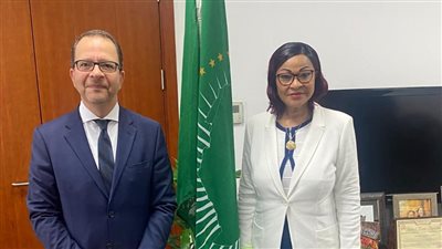 مندوب مصر الدائم لدى الاتحاد الأفريقي يتابع التحضيرات لمؤتمر COP 27