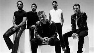 يتكون من 11 أغنية... 