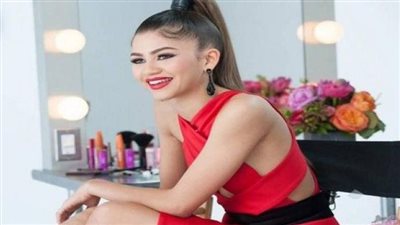 شاهد.. إطلالة مميزة للممثلة الأمريكية زيندايا