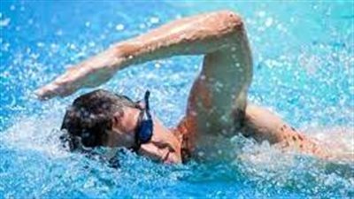 دراسة: السباحة في الماء البارد تساعد على إنقاص الوزن والحماية من مرض السكري