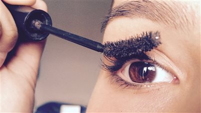 المخاطر المحتملة الكامنة في حقيبة المكياج 