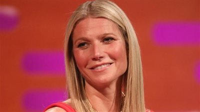 مرتدية البكيني... الممثلة الأمريكية جوينيت بالترو تحتفل بعيد ميلادها الخمسين (صورة)