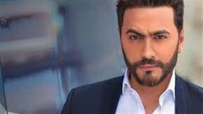 تامر حسني يعرب عن سعادته البالغة بالحضور الجماهيري الذي شهده حفله في الإسكندرية (فيديو)