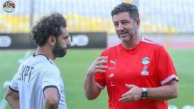 بعد مغادرة معسكر المنتخب.. محمد صلاح يصل إلى دبي