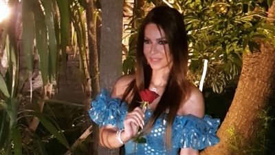 إطلالات مثيرة وجريئة للفنانة التونسية فريال يوسف (صور)