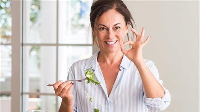 خبراء: أهمية النظام الغذائي الجيد تكمن في إمداد الجسم بالعناصر الغذائية 