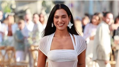 بإطلالات مثيرة.. مغنية البوب الإنجليزية دوا ليبا تشعل مواقع التواصل (صور)