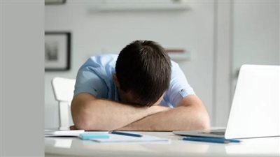 دراسة تكشف عن الرابط بين الإرهاق النفسي وحوادث سلامة المرضى 