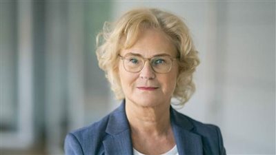 بزيارة مفاجئة.. وزيرة الدفاع الألمانية تزور أوكرانيا