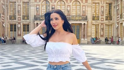  الفنانة السورية نسرين طافش تعلن أنها ستظهر في سلسلة حلقات بث مباشر.. ما القصة؟ (صور)