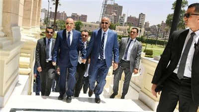 بعد اعتراف الحوثيين.. كيف توعدت الحكومة اليمنية بالرد على استهداف ميناء الضبة؟