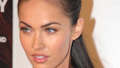 الممثلة الأمريكية ميجان فوكس تشعل مواقع التواصل (صور)