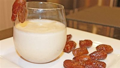 8 منافع لـ فوائد البلح باللبن.. يعالج الأنيميا ويزيد الوزن