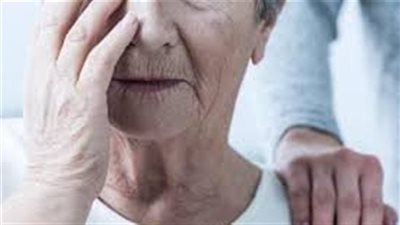 أعراض مرض الزهايمر المبكرة.. صعوبة تذكر الأشياء