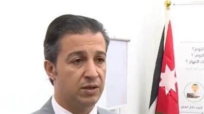 طبيب يُحذر من اصطحاب الأجهزة الالكترونية في غرفة النوم 