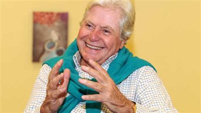  الفنان حسين فهمي يعقب على ضرورة الالتزام بـ الدريس كود خلال حضور مهرجان القاهرة السينمائي