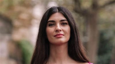  النجمة التركية توبا بويوكستون تشعل مواقع التواصل (صور)