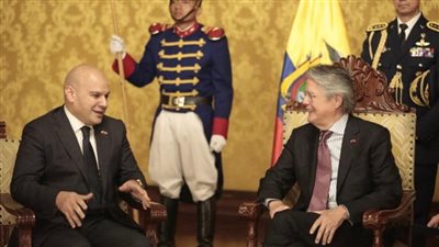 السفير المصري في كيتو يقدم أوراق اعتماده إلى رئيس الإكوادور