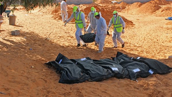 اكتشاف مقبرة جماعية لقتلى عراة فى منطقة تل الصوان شرقى دوما السورية