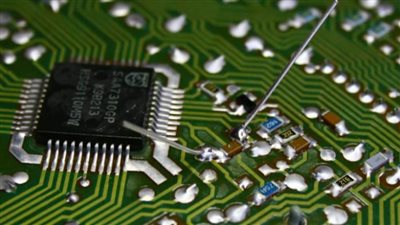 الصين توافق على استئناف تصدير الرقائق الحيوية إلى قطاع السيارات الأوروبي