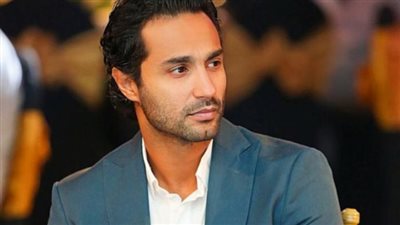  النجم المصري كريم فهمي ينتقد فكرة الاحتفاء بمشاهير 