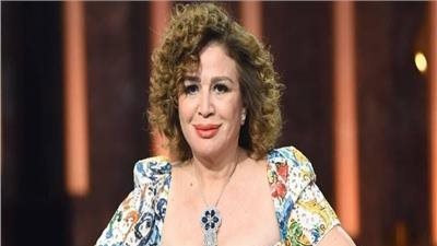  الفنانة المصرية إلهام شاهين تتصدر السوشيال ميديا